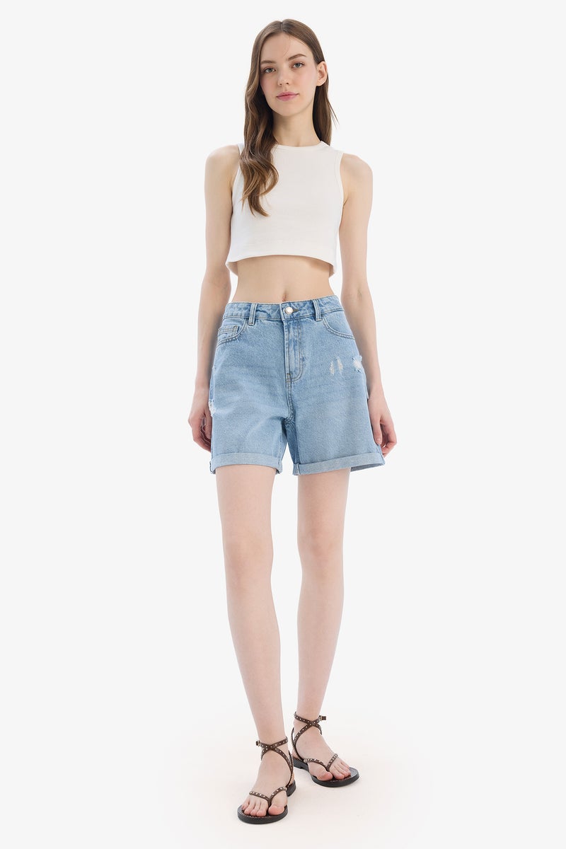 ديفاكتو شورت بوي فريند بخصر عالي بحافة مطوية وتفاصيل ممزقة - Image 4