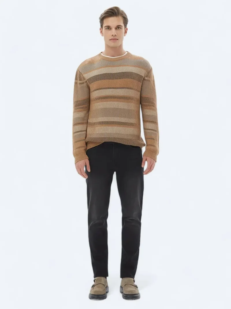 كيب بنطال جينز أسود ضيق بقصة ضيقة مصنوع من مزيج القطن