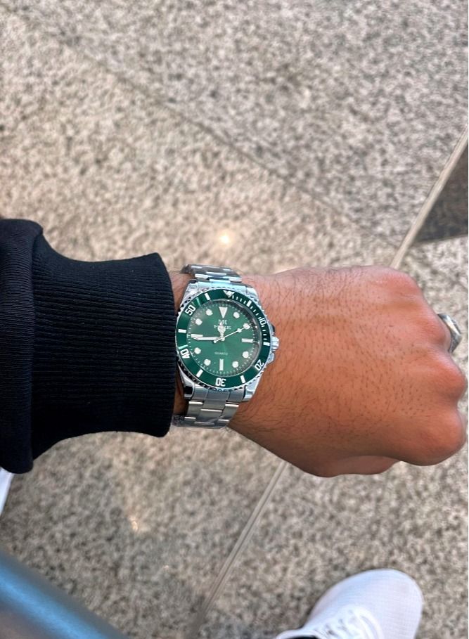 MIKE Classic men's watch in silver and green - Image 5