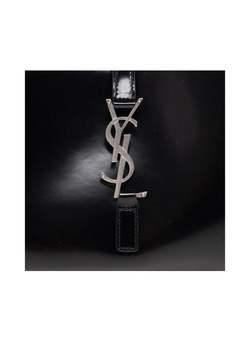 Yves Saint Laurent Le 5 À 7 Hobo Bag in Smooth Leather - Image 5