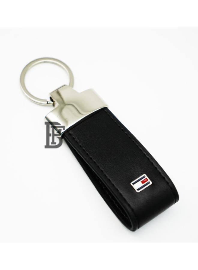 تومي هيلفيغر بلس مجموعة هدايا جلدية للرجال من Tommy Hilfiger Salto مكونة من محفظة + حافظة بطاقات + قاعدة مفتاح - أزرق/أزرق+أزرق/أسود  - Image 4