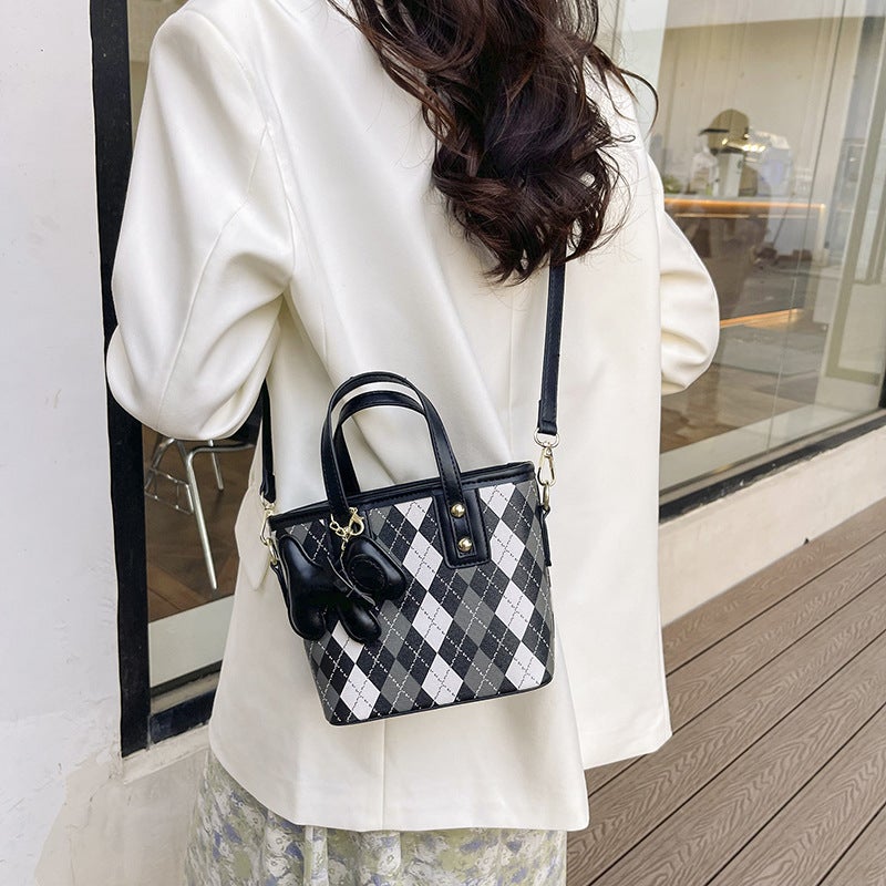 Korean Style Textured Bucket Bag For Women Single Shoulder Crossbody Bag Fashion Handbag Casual Armpit Bag - Image 4