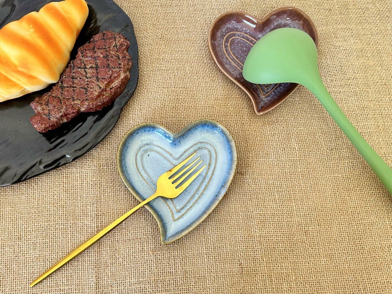 Rhobtyne Ceramic Spoon Rest for Stove Top, Heart Cute Spoon Rest for Kitchen Counter, Cooking Spoon Holder for Kitchen Counter, Utensil Rest Spatula Rest Ladle Holder Tong Rest (Retro Sea Blue) - Image 2