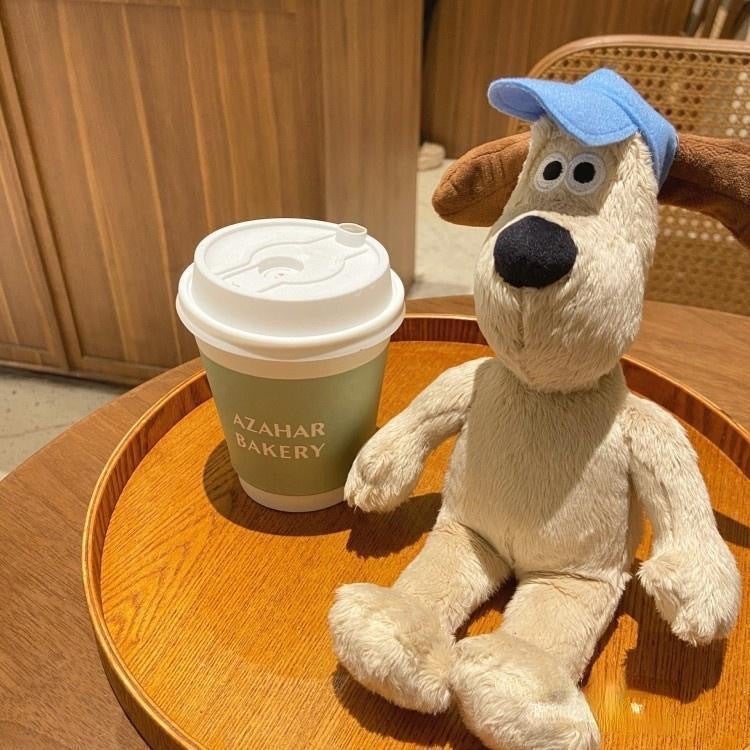 Trendy British Pilot Dog Plush Toy Doll Cartoon Ornament Figurine Girl Doll Little blue hat