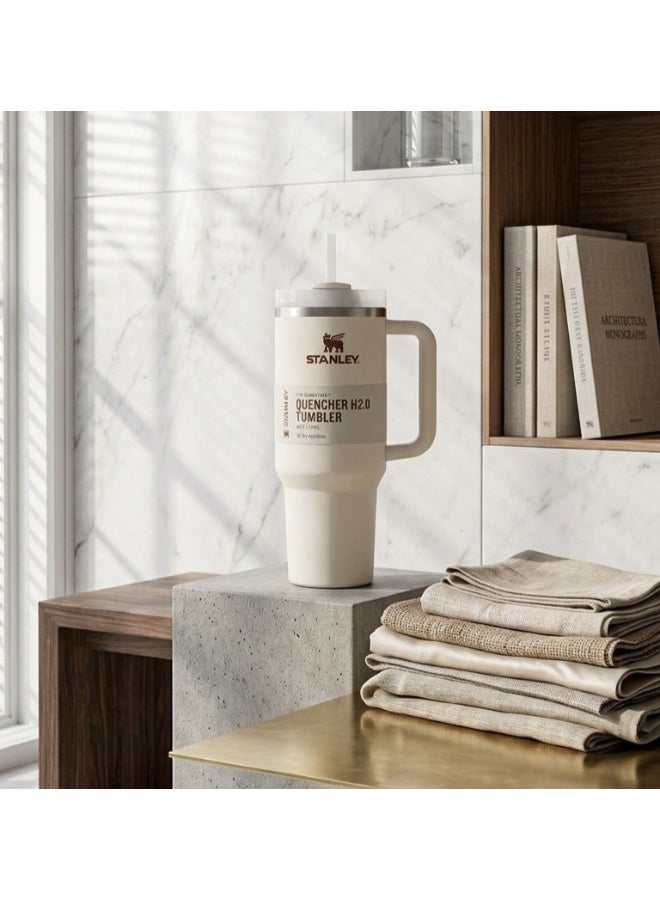 ستانلي مج حراري ستانلس ستيل للسفر بمقبض مريح - كوب حافظ للحرارة والبرودة بجدار مزدوج - غطاء محكم الغلق مانع للتسرب - لون أوف وايت (Off-white) راقٍ. - Image 2
