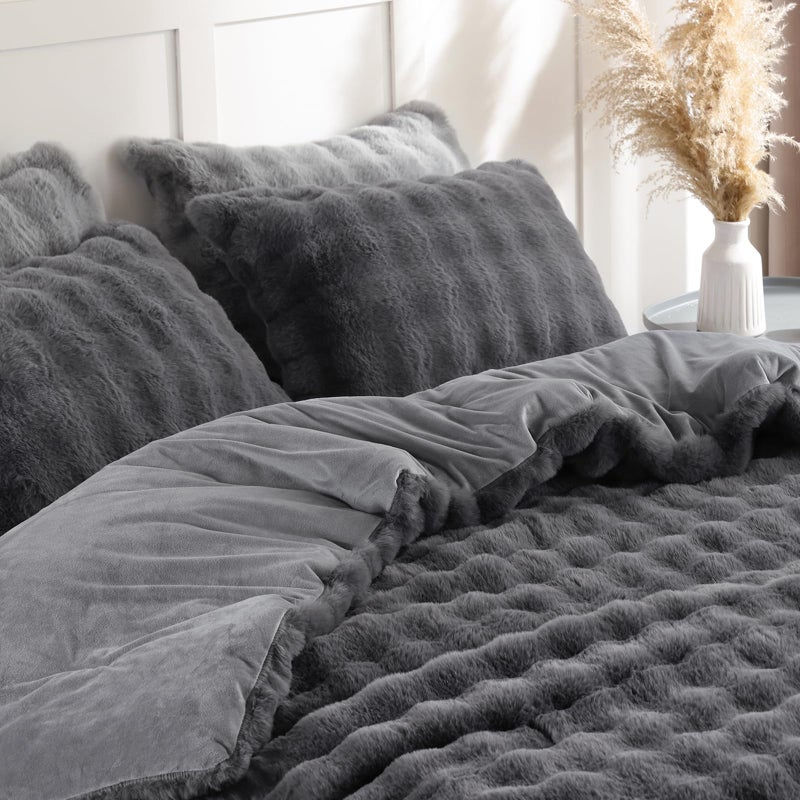 YIKUSH Dark Gray Comforter Set King â€“ Ultra Soft & Warm Faux Fur Comforter for Winter, Elegant Fluffy Comforter King Set with Pillowcases, Cozy Gray Bedding Set - Image 3