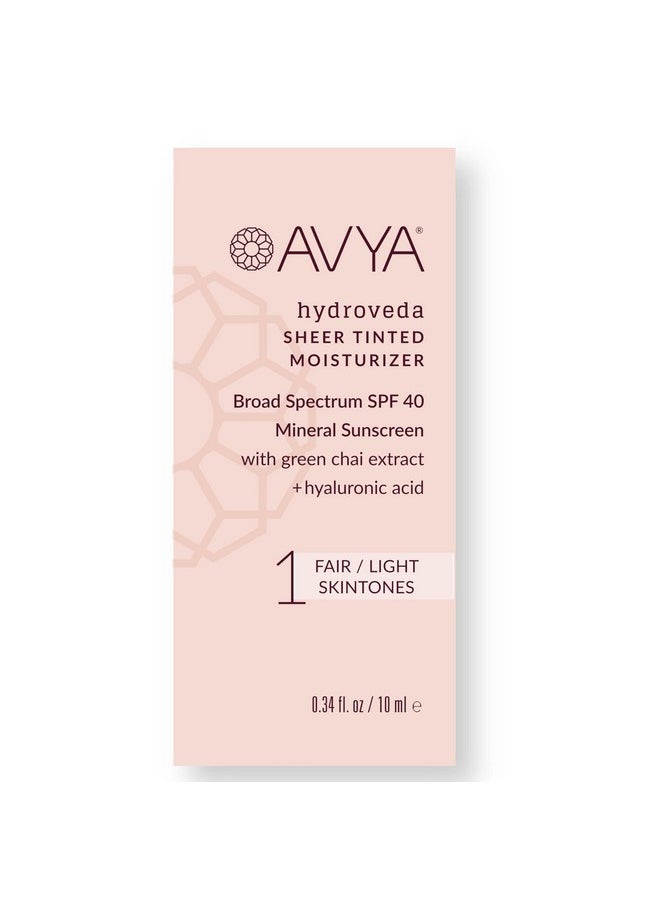 أفيا سكين كير - مرطب AVYA SPF 40 شفاف ملون مع حمض الهيالورونيك والشاي الأخضر - علاج متقدم للعناية بالبشرة الأيورفيدية لبشرة متوازنة وأكثر إشراقًا / لون بشرة فاتح وفاتح - اللون رقم 1 (0.34 أونصة/10 مل) - Image 1