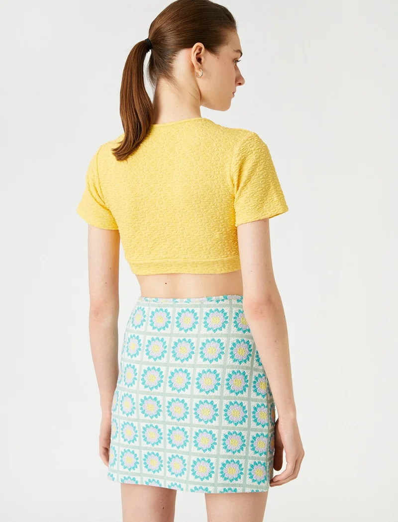 KOTON Crop Tank Top with Window Detail Short Sleeve V Neck