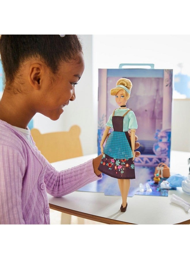 Disney store دميّة قصة الأميرة الرسمية من متجر ديزني (سندريلا) 11 بوصة، تشمل كتاب تلوين وفستان إضافي، دمية الأميرة بزي كلاسيكي، ألعاب أميرات للبنات - Image 3