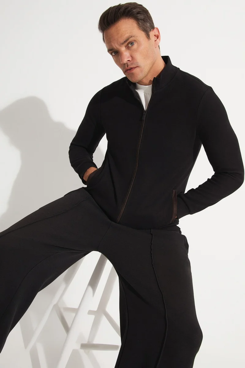 JUNE Exclusive Men's Regular Fit Zippered Sweatshirt