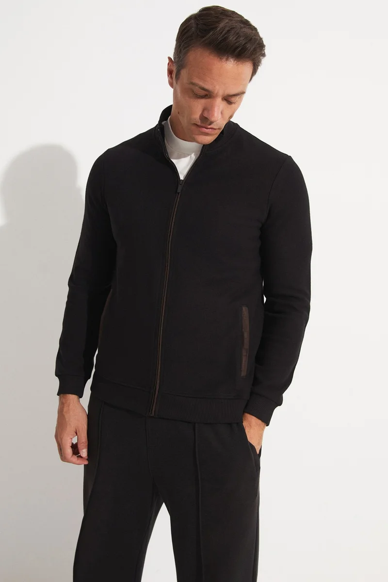 JUNE Exclusive Men's Regular Fit Zippered Sweatshirt