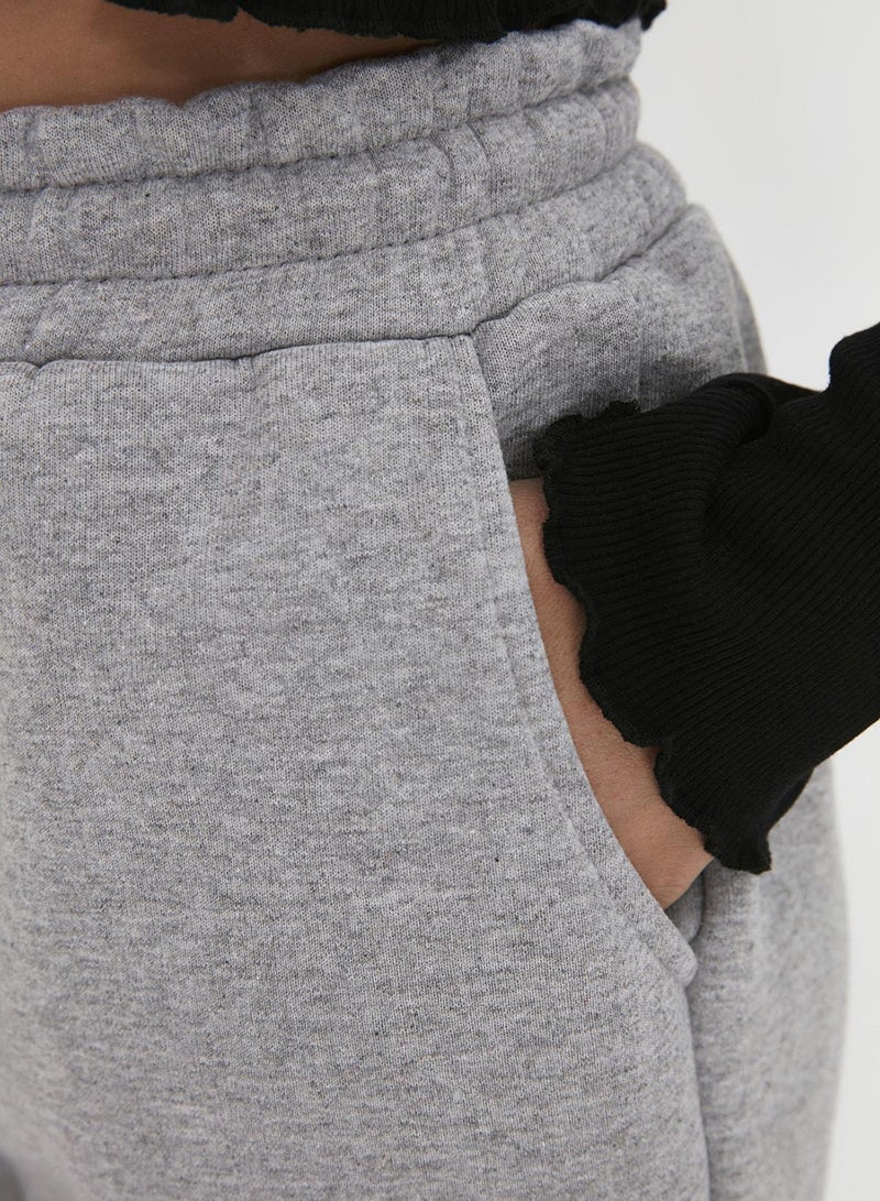 trendyol Gray Melange Thick Fleece Inside Basic Knitted Sweatpants Trousers - Image 4