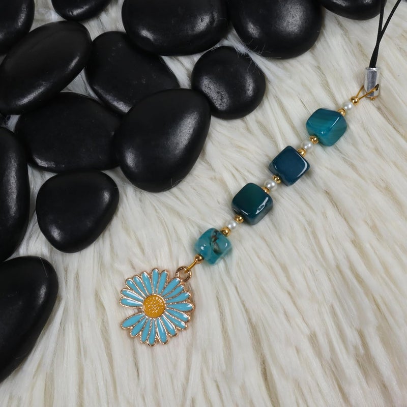 Threads & Beads Phone charm, Hand Made with Beads and Colorfull Daisy Charm - Image 3