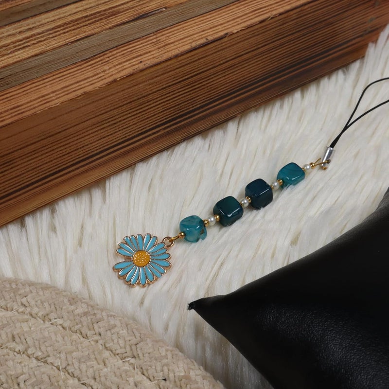 Threads & Beads Phone charm, Hand Made with Beads and Colorfull Daisy Charm - Image 5