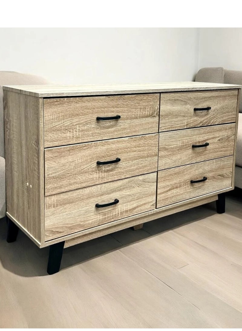 Spacious chest of drawers with a stylish, modern design