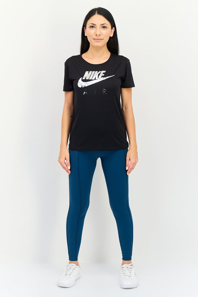 Nike تي شيرت رياضي نسائي قصير الأكمام في الهواء الطلق، أسود - Image 4