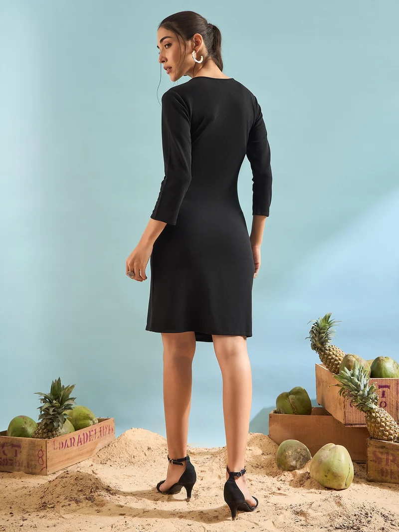 بانيت فستان فالنتينو (Valentino) محكم لتقسيم الجسم (Bodycon) بطول الركبة - أسود