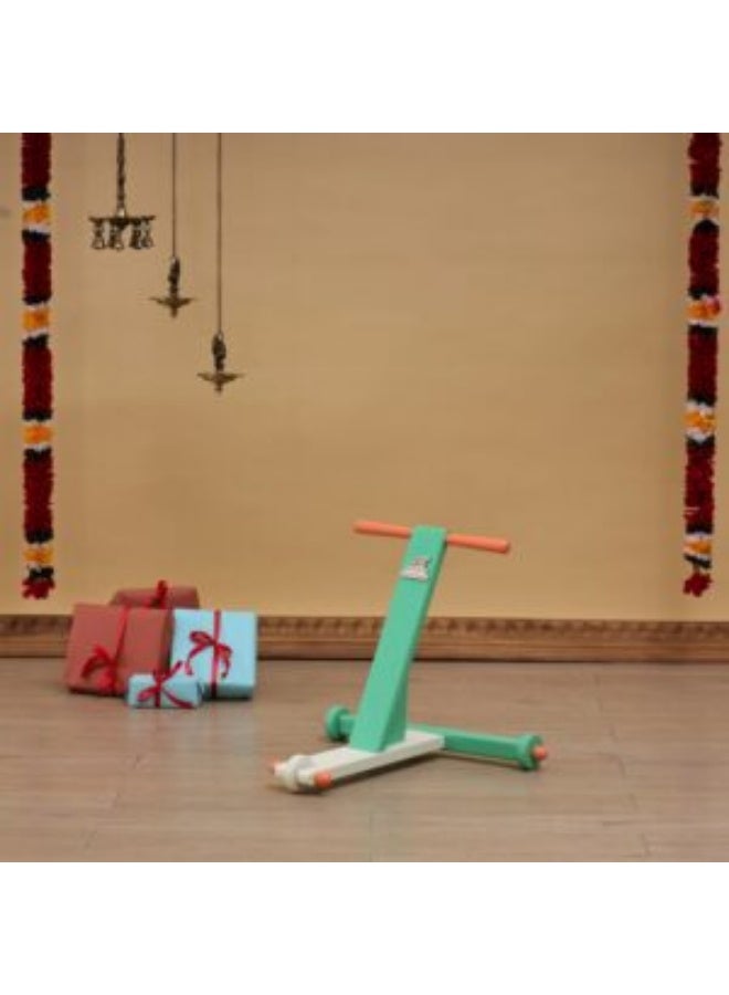 Ariro Traditional Push Wagon - Sturdy Wooden Walker, Limited Festive Edition, Traction Wheels, 3Y+ - Image 1