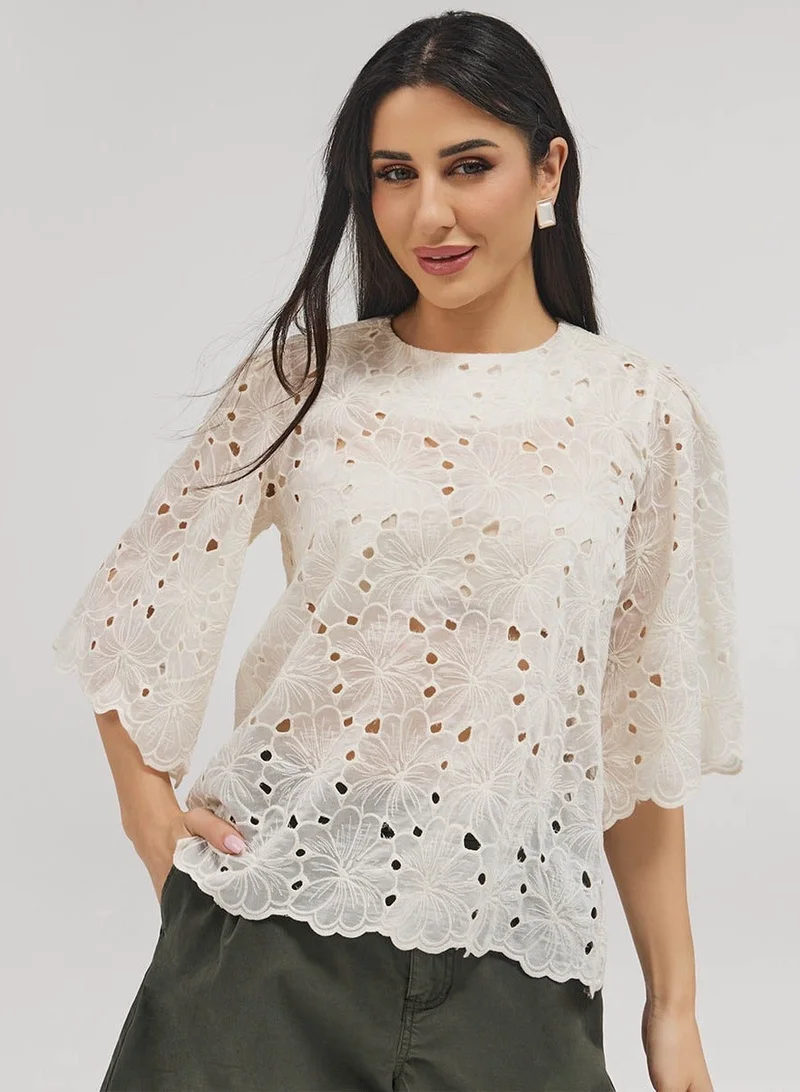 Zigzag Short Sleeve Scalloped Detailed Top