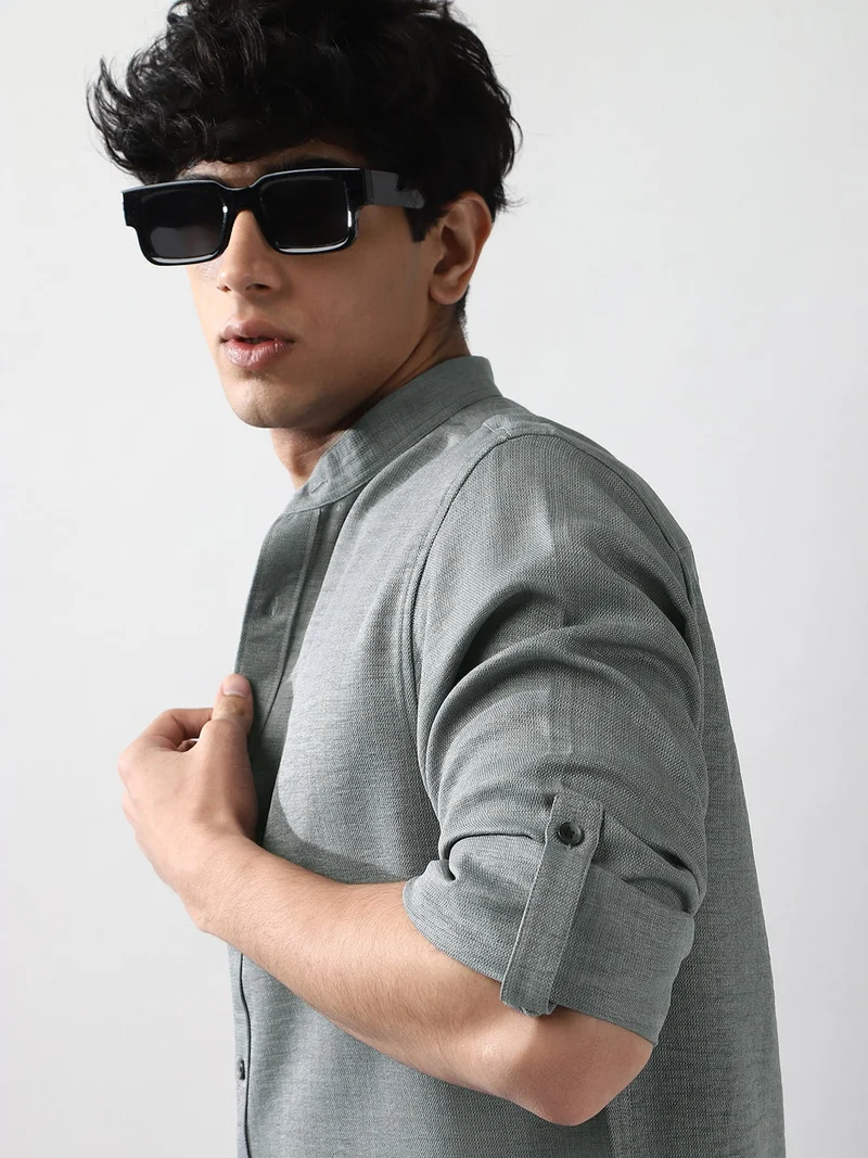 Urbano Fashion  Urbano Fashion Men's Metallic Blue Linen Blend Full Sleeve Relaxed Fit Mandarin Collar Casual Solid Shirt  | Best Price UAE