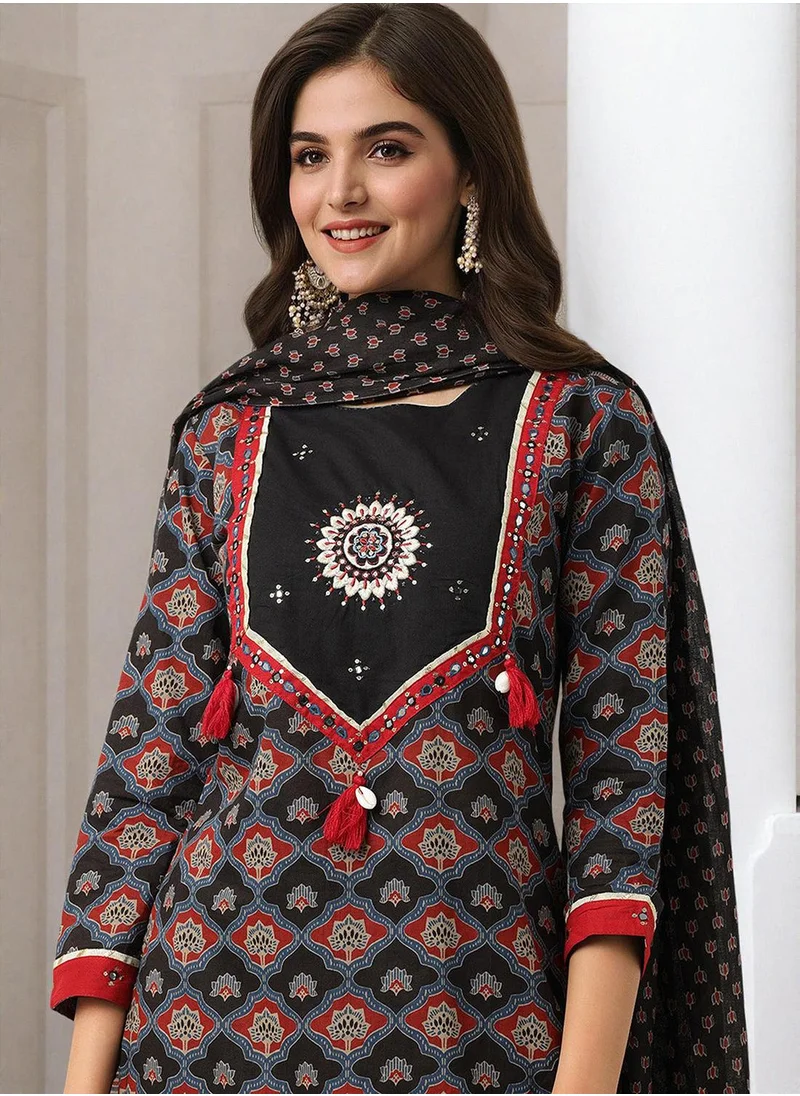 ISHIN Straight Fit Printed Pattern Round Neck Three-Quarter Sleeves Black Colour Knitted Cotton Kurta Set for Women with Semi Elastic Closure - Designed with Style and Comfort