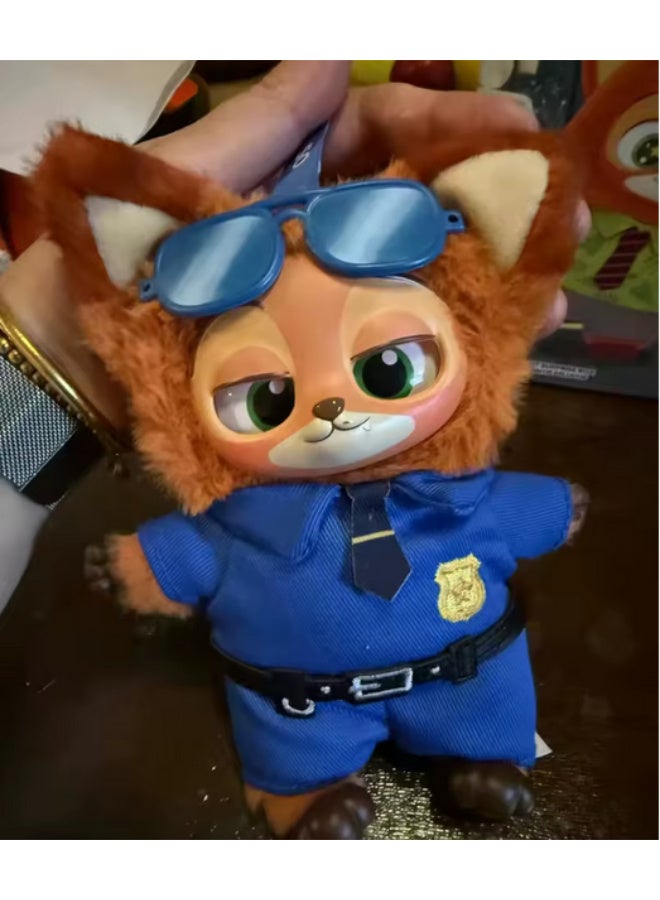 ميدالية Nick Wilde – ضابط الشرطة من فيلم Zootopia 🚓 دمية صغيرة لطيفة بتصميم شخصية Nick Wilde المحبوبة من فيلم Zootopia، وهو مرتدي زي الشرطة بشكل كيوت وجذّاب.ختيار رائع للهدايا ولمحبي Disney وZootopia  قطعة صغيرة بتضيف لمسة مرح وشخصية مميزة لأي شنطة أو مفاتيح - Image 2