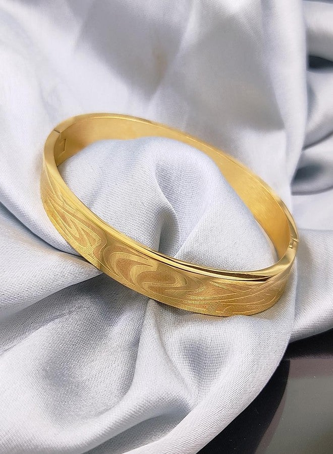 Saiizen Sophisticated High-End Gold-Plated Designer Kada Bracelet Premium Q - Image 2