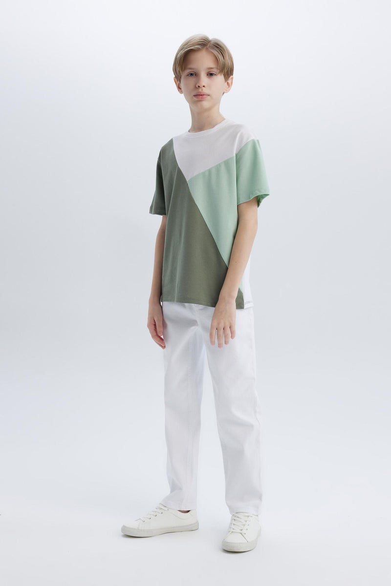 ديفاكتو بنطلون جينز اولادي قصة مستقيمة ورجل عادي اوف وايت - Image 2