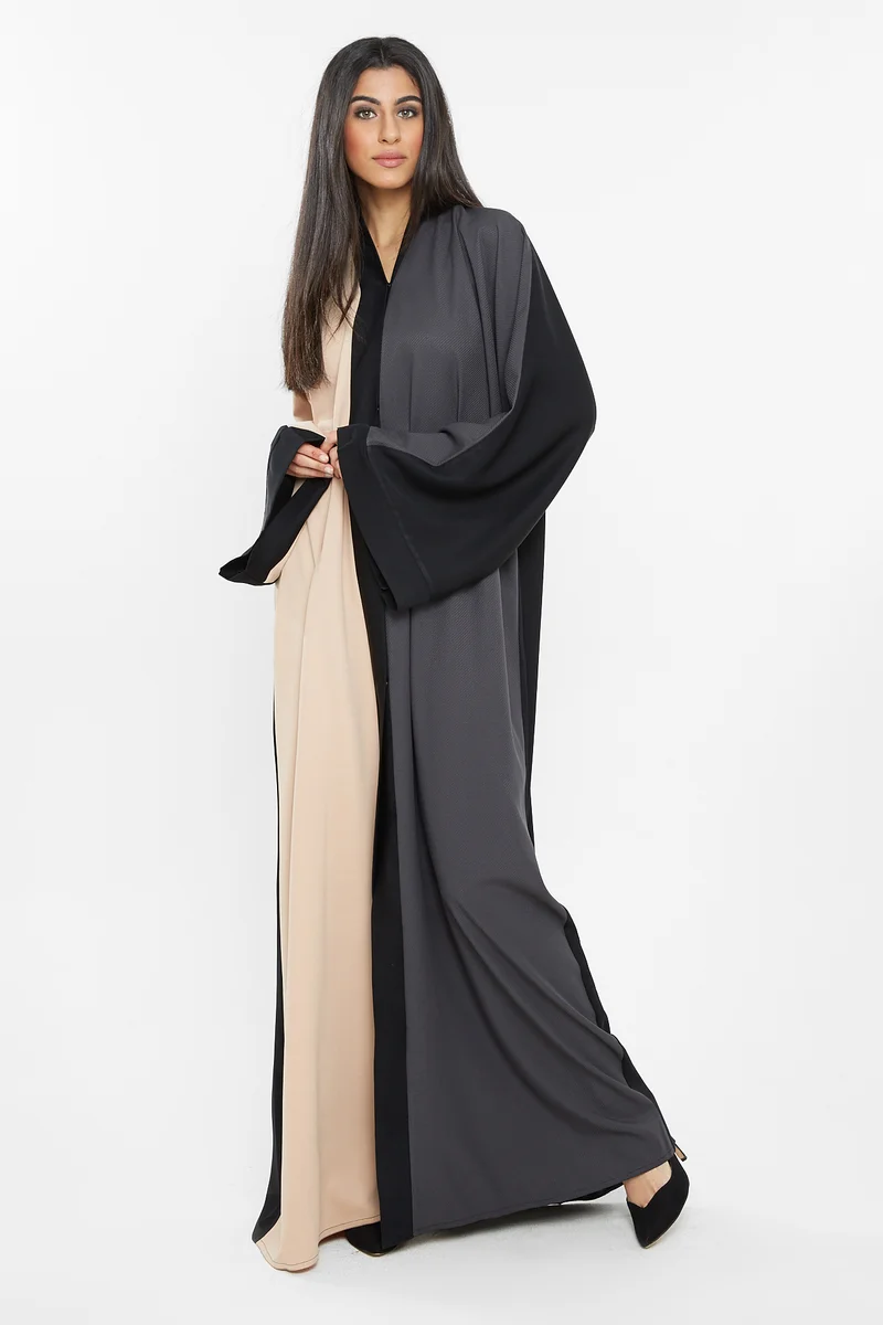 النخبة A casual duo-colored abaya in dull cream and grey-AJ126A