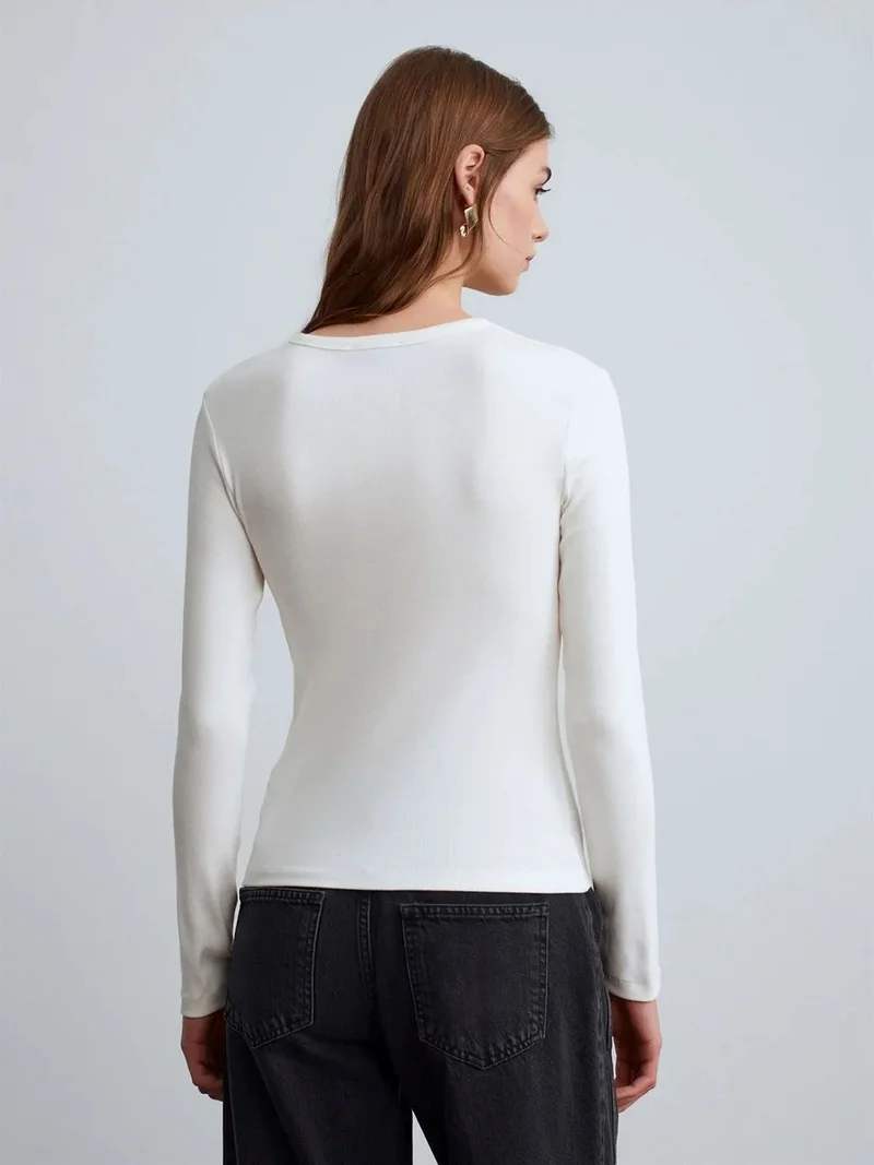 ديلفين DILVIN Ribbed Crew Neck Button Blouse