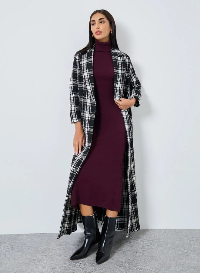 ستايلي عباية كاروهات بياقة بليزر واكمام طويلة