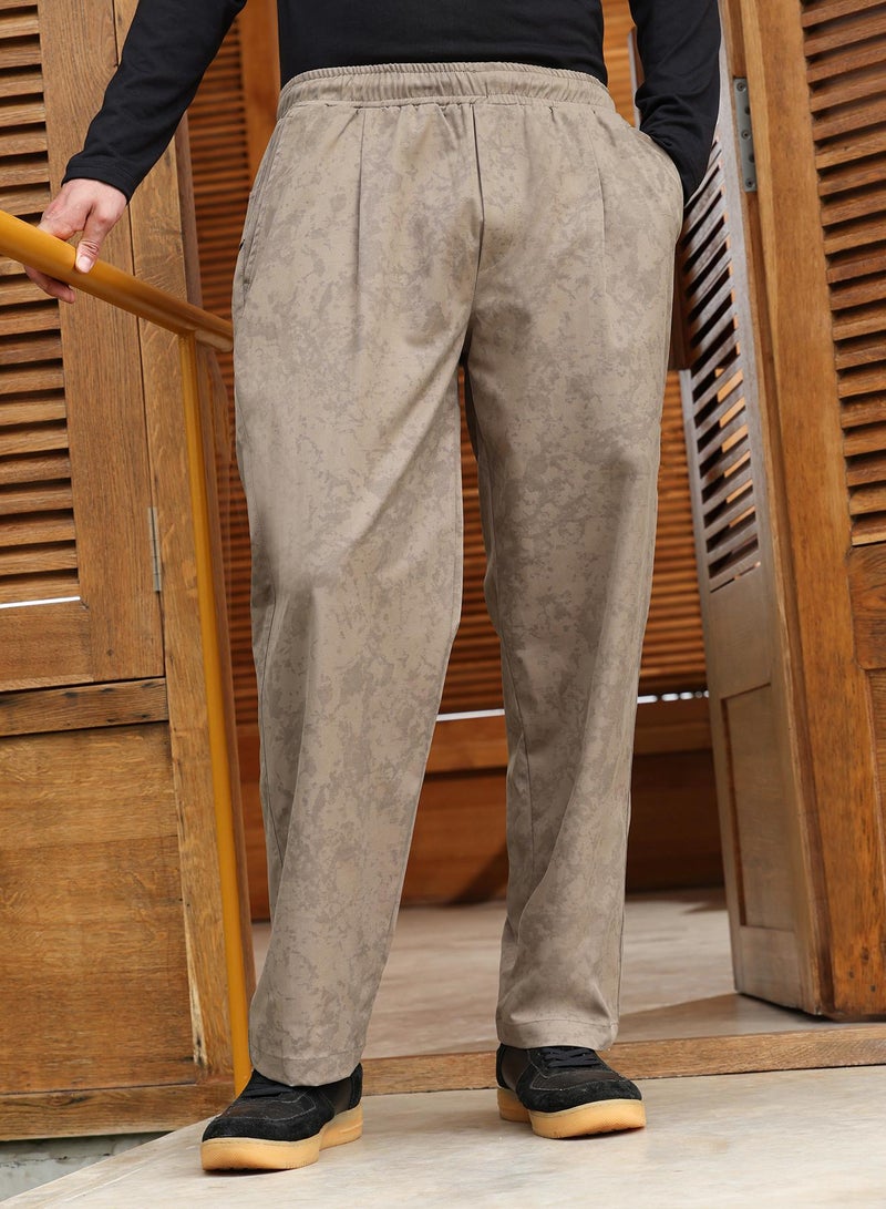 Campus Sutra Men Splatter-Imprint Relaxed Trousers | Mid-Rise, Elasticated Stretch | Pull On , Straight Hem | Abstract Print Twill | Woven Fabric For Casual & Street Wear | Peanut Brown - Image 2
