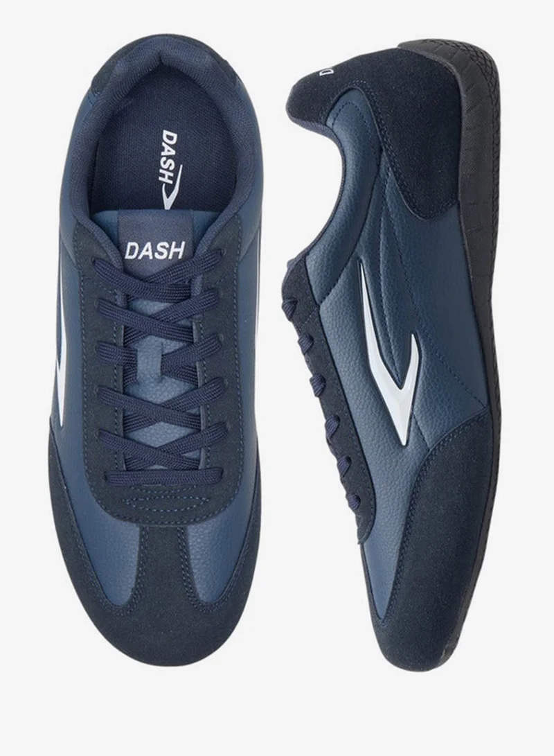 داش سنيكرز رجالي بتفاصيل شعار وإغلاق برباط