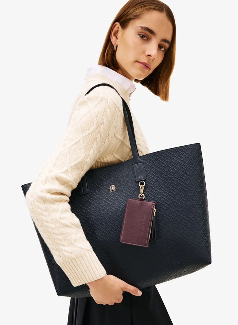 تومي هيلفيغر حقيبة توت هيلفيجر بتصميم بارز