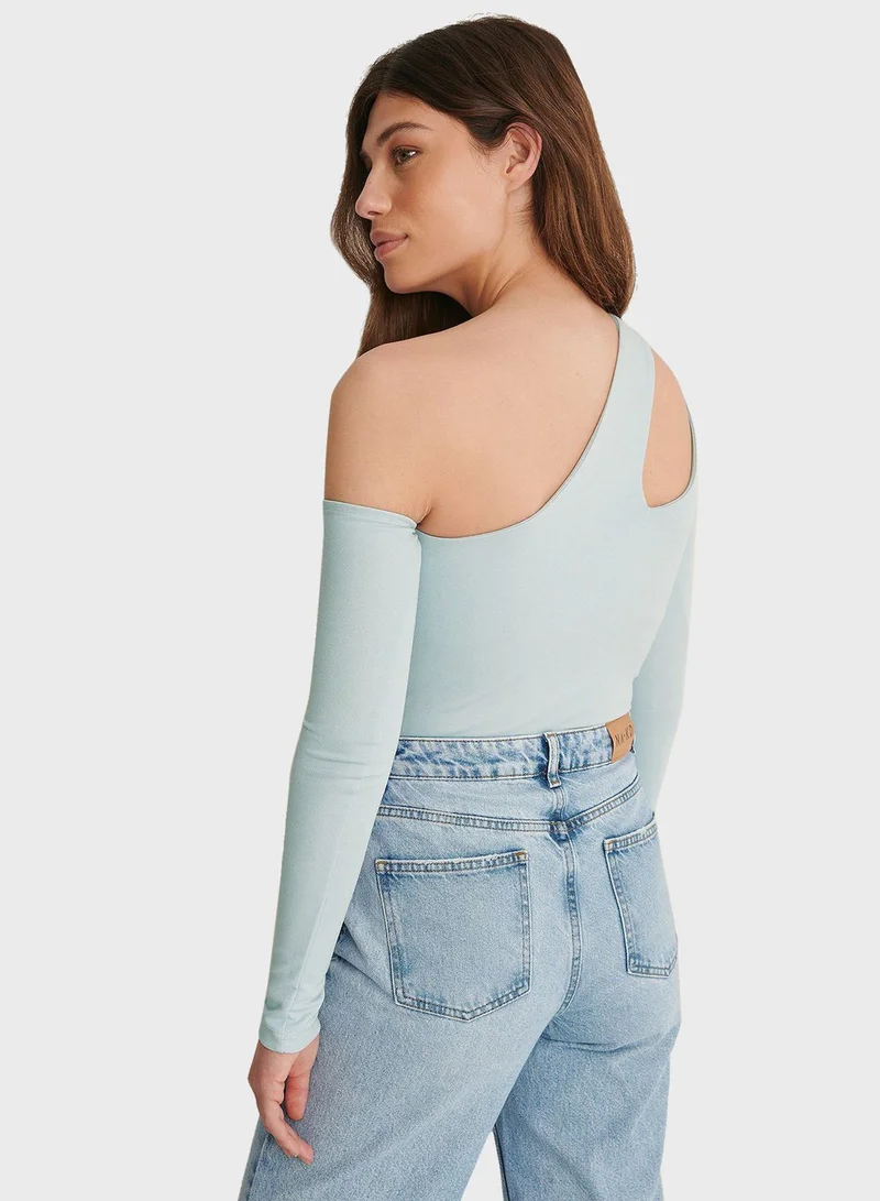 NA-KD Cut Out One Shoulder Top