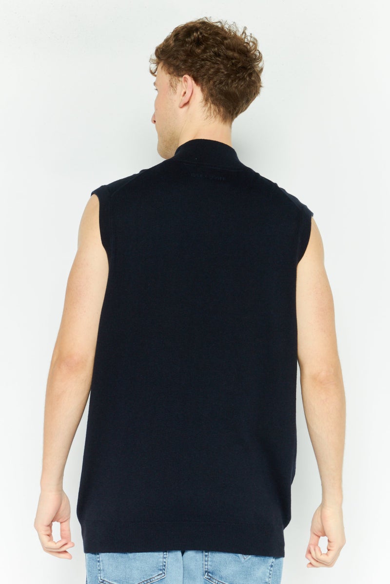 Lyle & Scott سترة بدون أكمام بتصميم عنق مزيف للرجال، كحلي داكن - Image 4