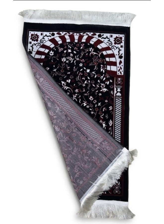 Large patterned and padded Turkish prayer rug/prayer sheet 80x120 cm - Image 4
