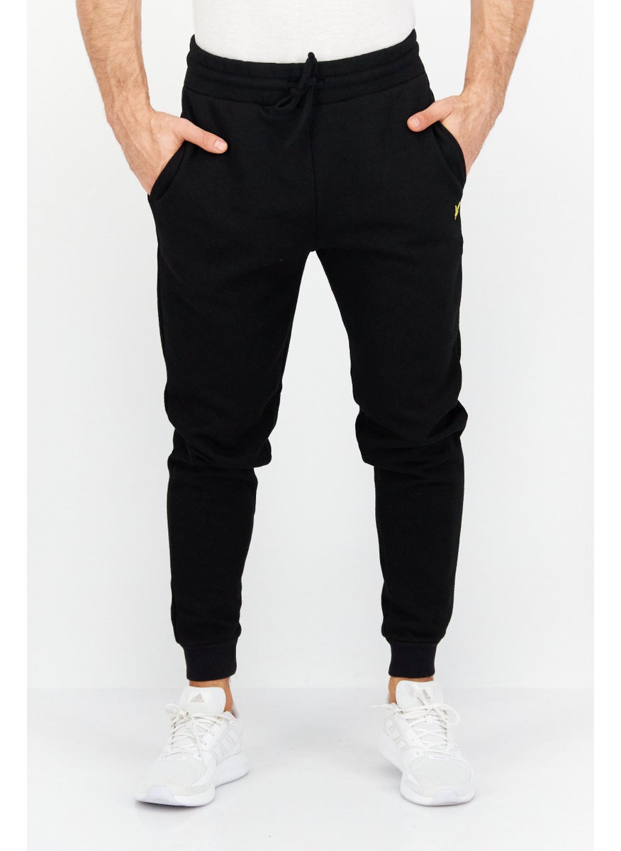 Lyle & Scott - Men Regular Fit Brand Logo Jogger Pant, Black - Image 1