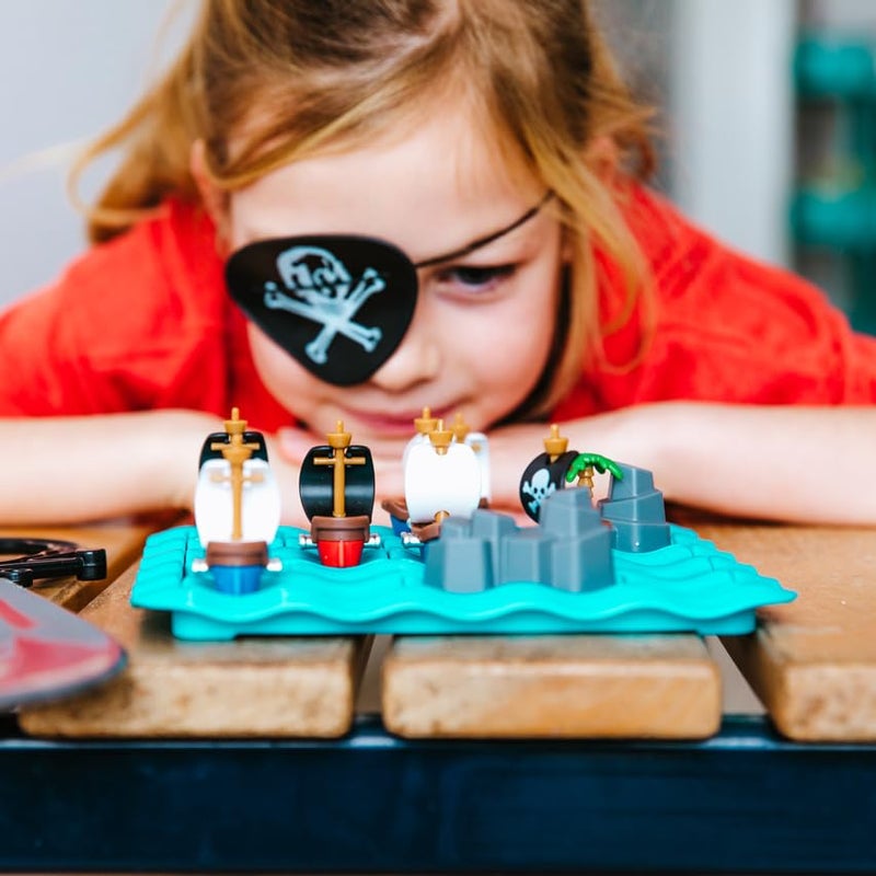 SmartGames Pirates Crossfire  Strategy Logic Game with 4 Playing Modes and 80 Challenges for Ages 7 - Image 5