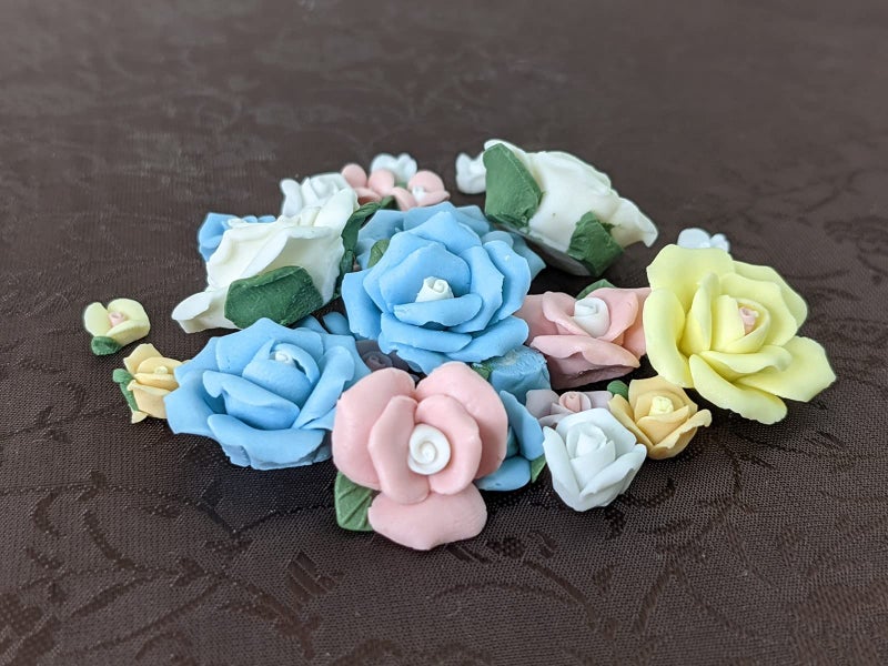 Linpeng Porcelain Roses Embellishments, Vintage Matte Rose Clay Flower Beads Assorted, Gift for Sunglasses Jewelry Scrapbook Making, 30 Pcs - Image 4