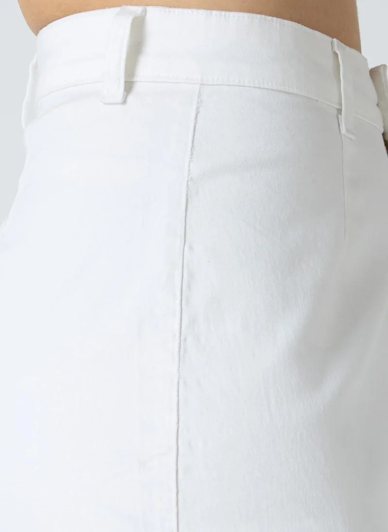 globus Globus Women Stretchable Solid Mid-Rise Straight Fit Midi Cargo Skirt