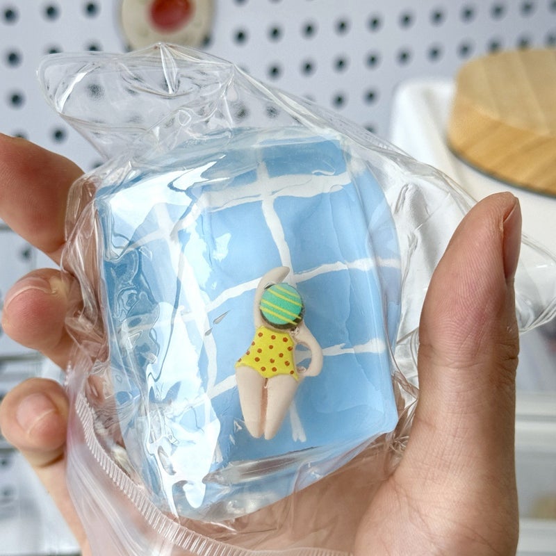 Squishy Toy Pool Party Stress Relief Creative Toy - Image 1