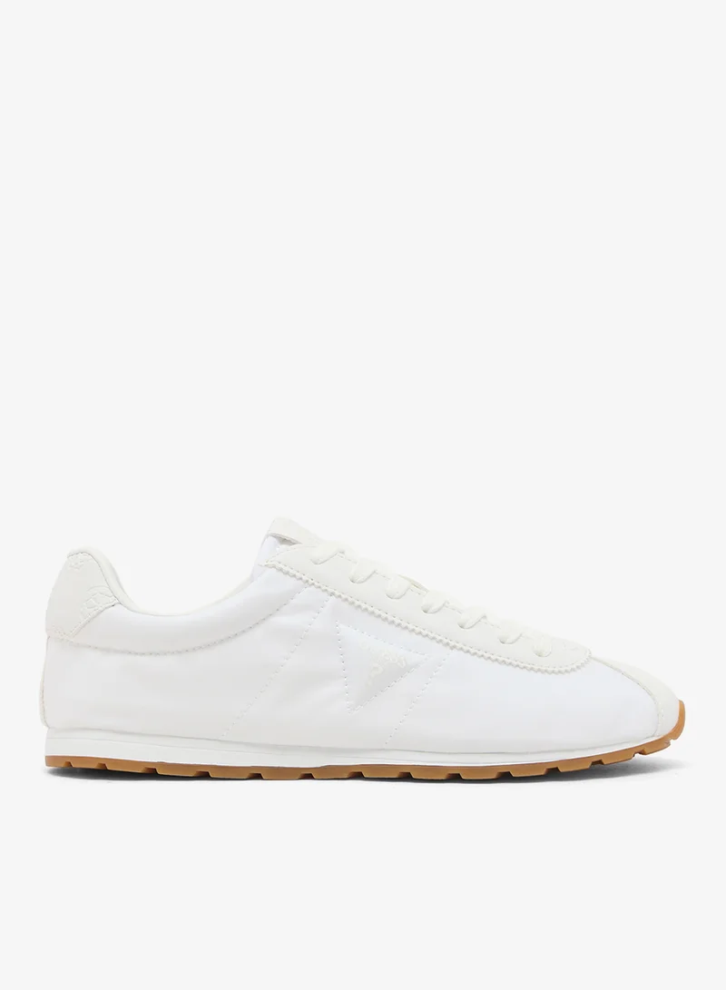 جس Casual Low Top Sneakers