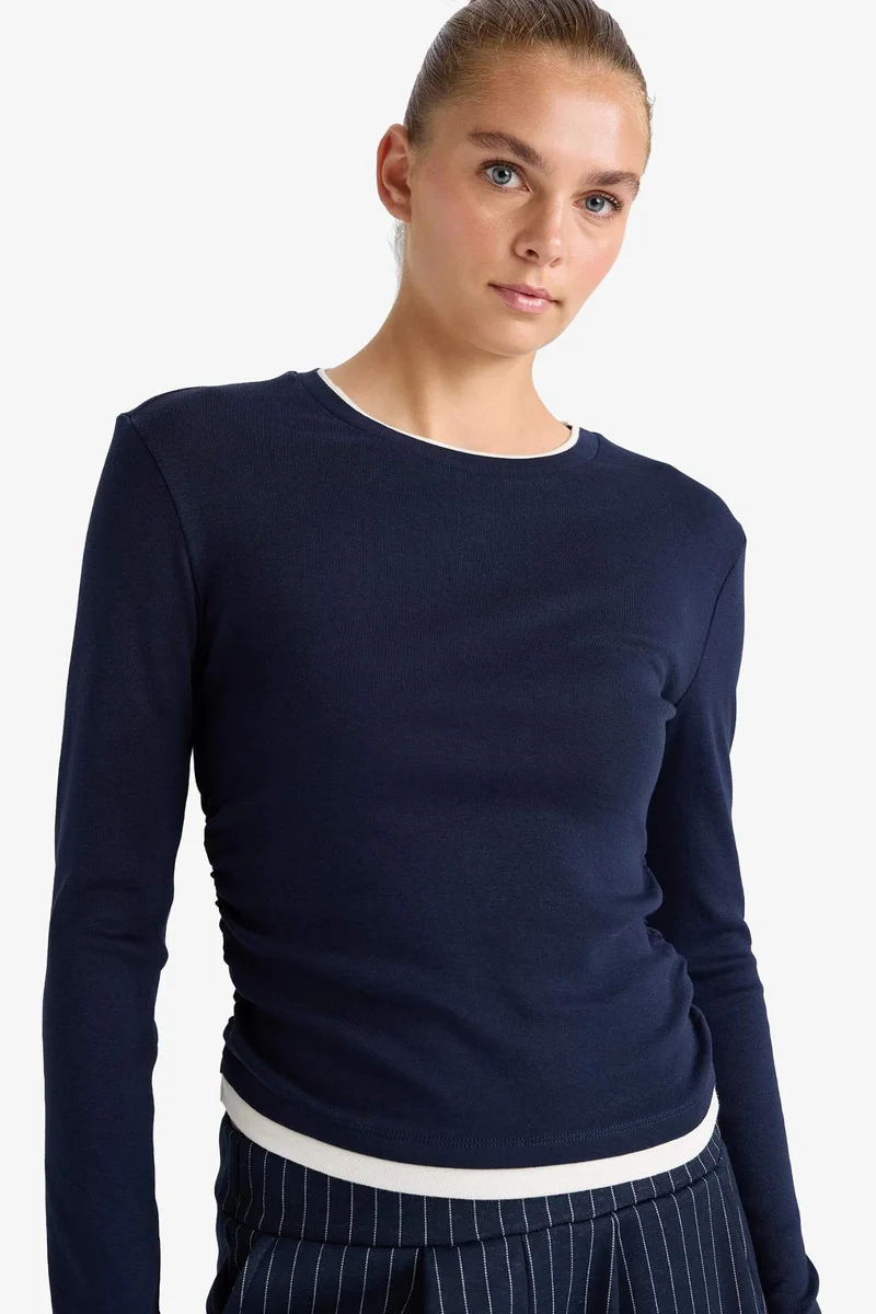 ديفاكتو Slim Fit Crew Neck Ribbed T-Shirt