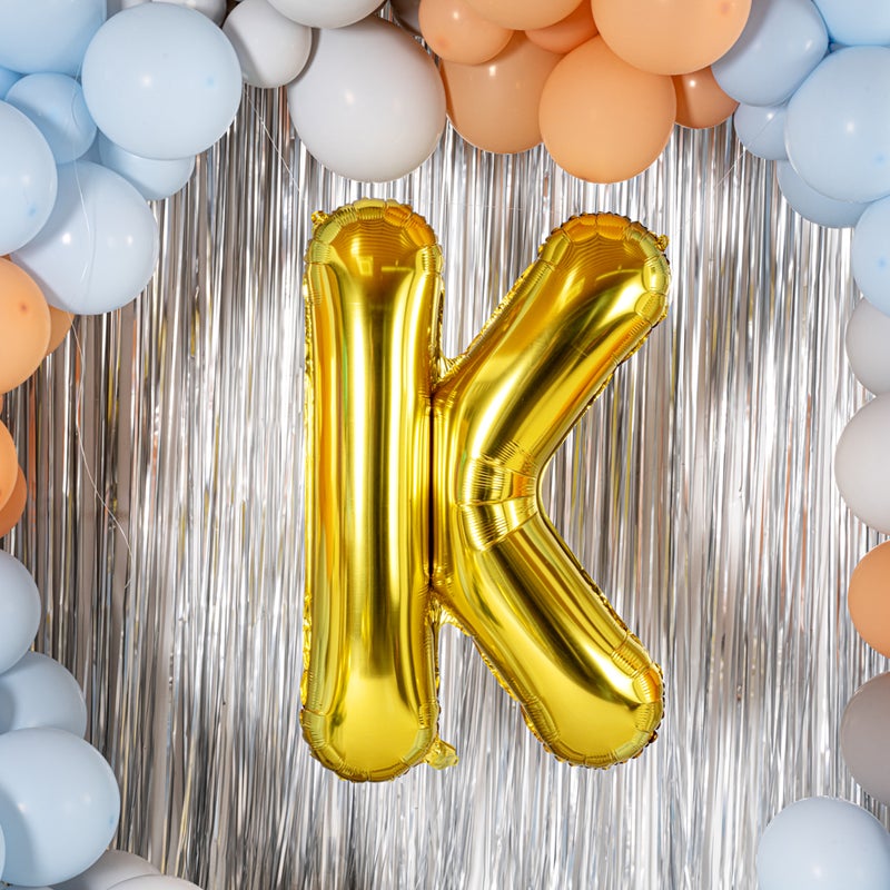Restaurantware بالون حروف بالونيفاي 40 بوصة، بالون حفل كبير - حرف ك، بالون ميرا الذهبي ذاتي الإغلاق، حلقة تعليق، زينة لعيد الميلاد، الزفاف، أو التخرج - Image 3