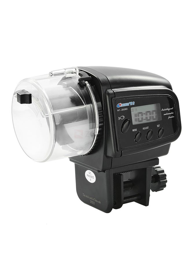 أوتاد جهاز رقمي لإطعام الأسماك في حوض الأسماك أسود