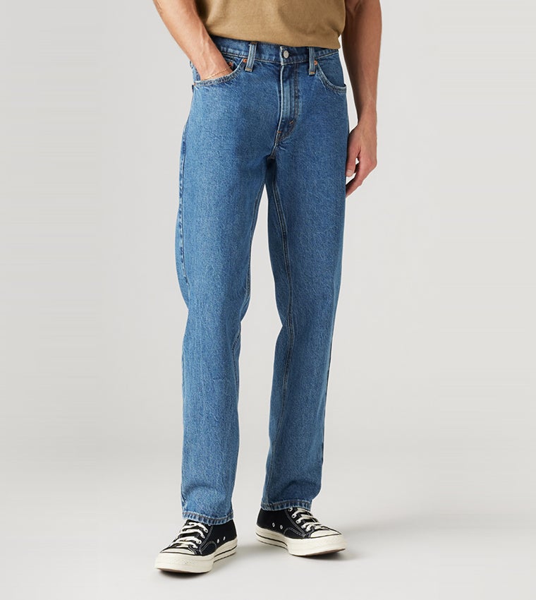 ليفايز جينز رجالي بقصة رياضية ضيقة