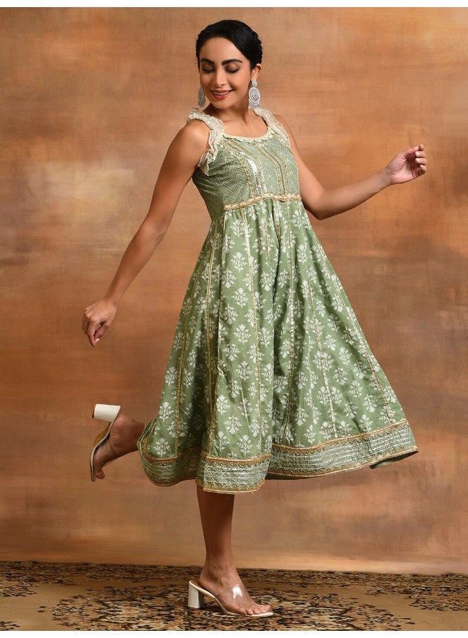 AKS Pastel Green Floral Print Midi Dress With Lace Work  - Image 3