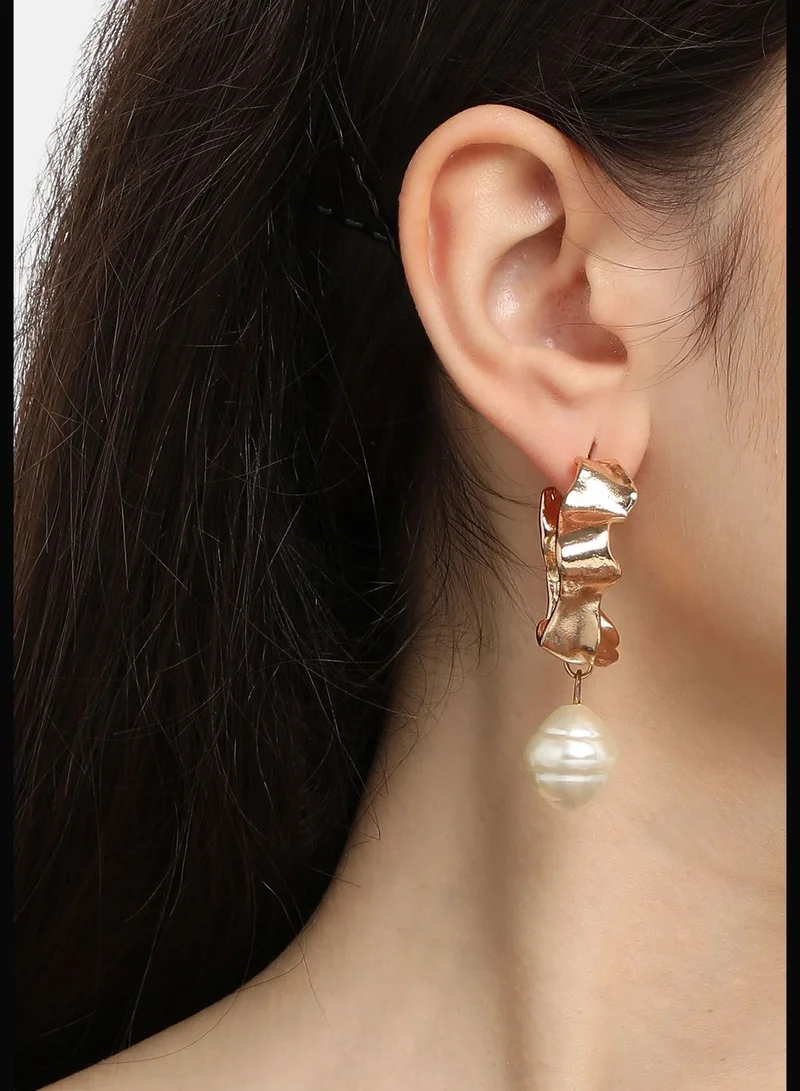 SOHI Gold Plated Pearls Casual Hoop Earring For Women