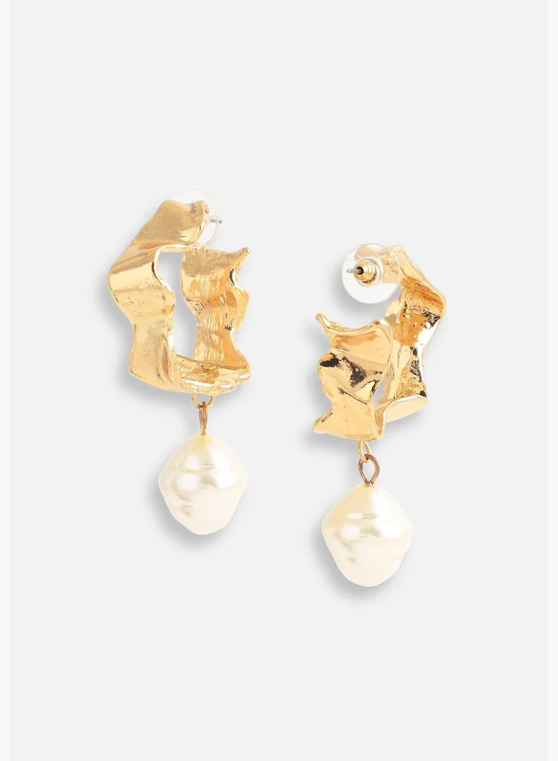 SOHI Gold Plated Pearls Casual Hoop Earring For Women